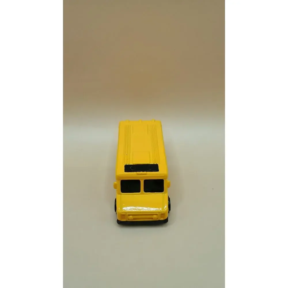 MAISTO 2013 USA ADVENTURE WHEELS EXTREME VERTICAL TRUCK 1/64